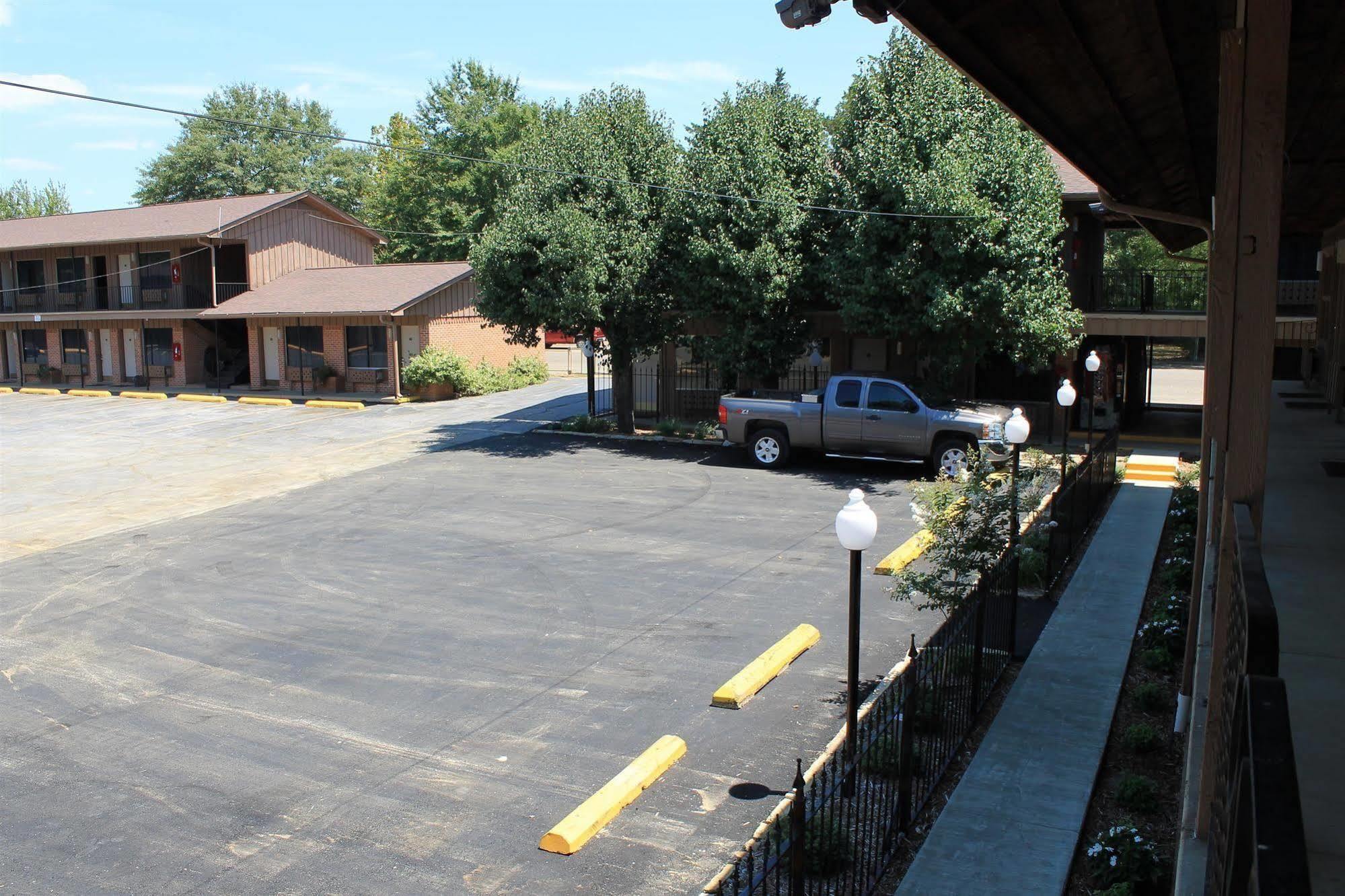 Charles Wesley Motor Lodge Downtown Broken Bow- Hochatown Exteriér fotografie